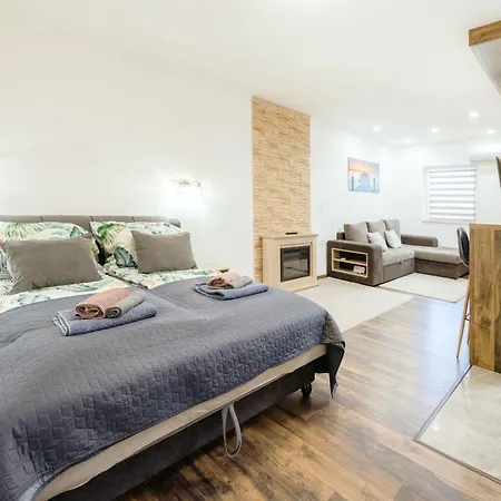 Apartment King Of The Inner Budapest