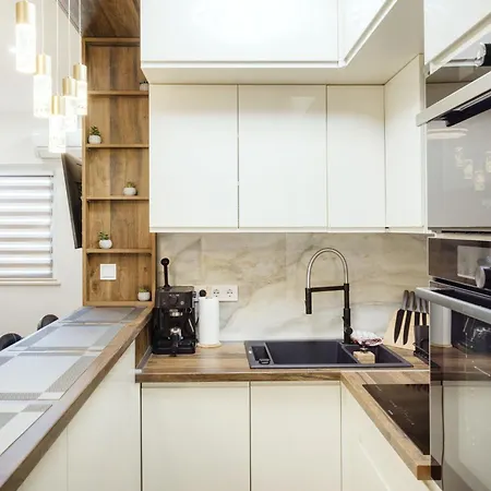 Apartment King Of The Inner Budapest